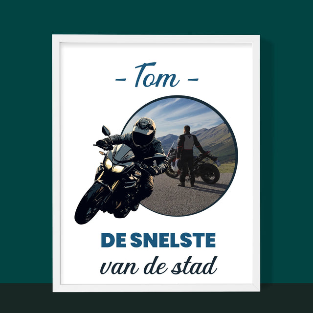 Foto En Handtekening: De Snelste Van De Stad  - Afdruk Met Frame 30X40 (Verticaal)