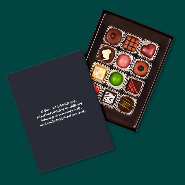 Fotocollage: To The Moon And Back - Pralines
