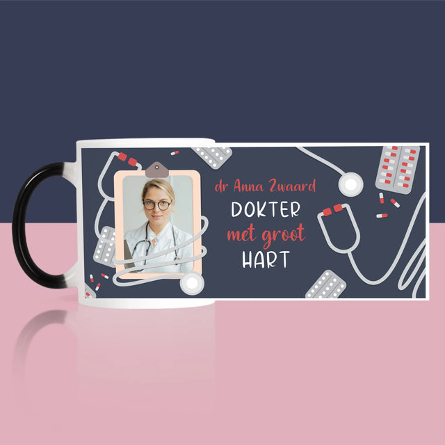 Foto En Handtekening: Dokter Met Groot Hart - Mok