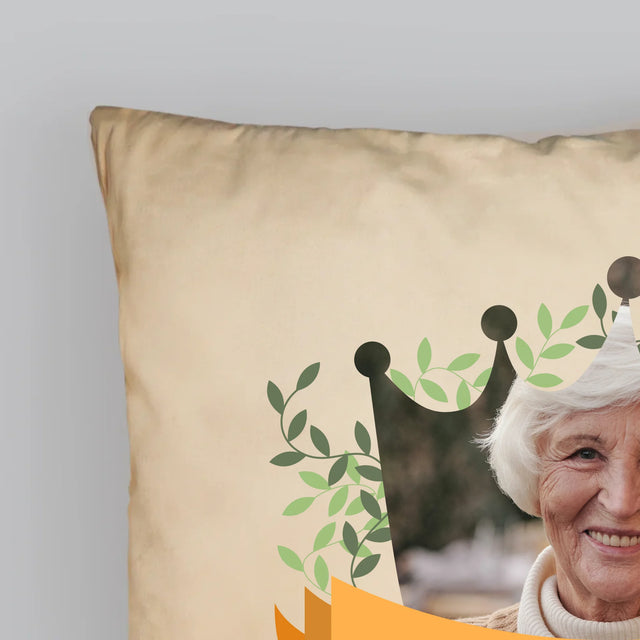 Foto En Handtekening: Koningin Oma - Kussen (Foto)