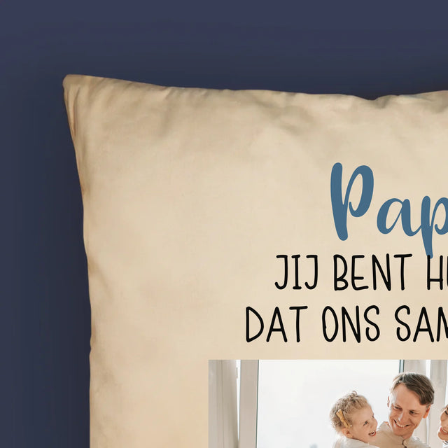 Foto En Handtekening: Papa, Jij Bent Het Stuk Dat Ons Samenhoudt - Kussen (Foto)