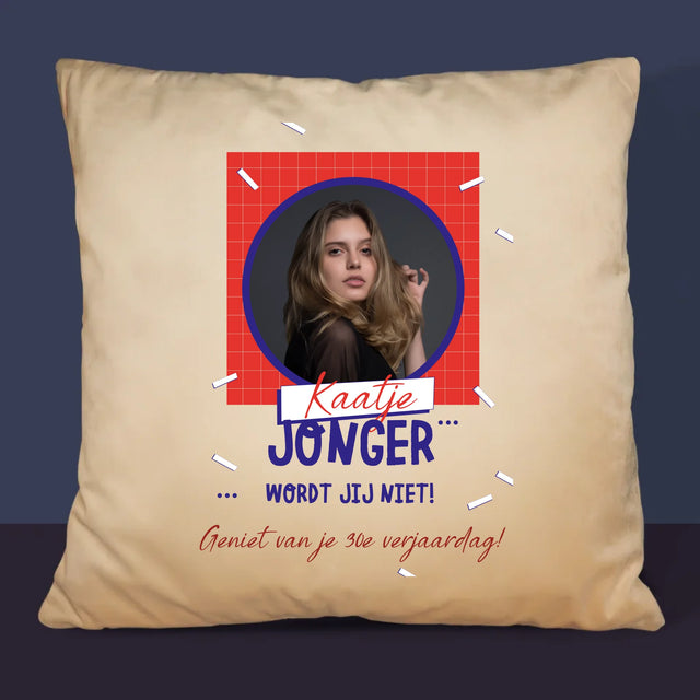 Foto En Handtekening: Jonger Wordt Jij Niet - Kussen (Foto)