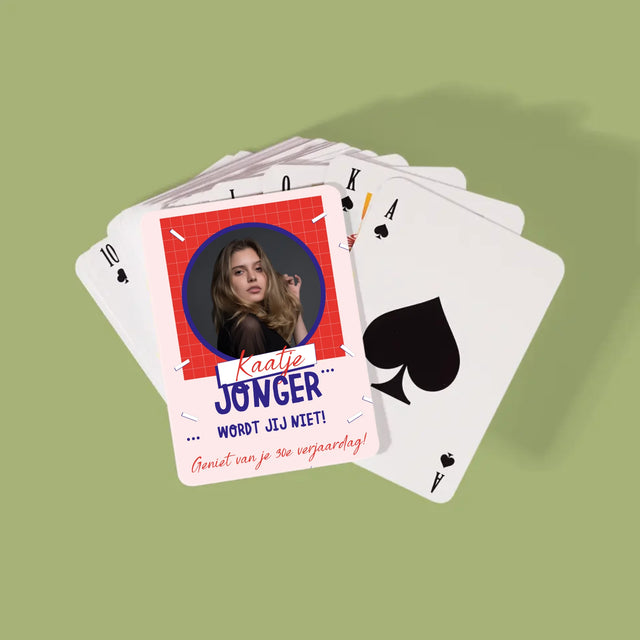Foto En Handtekening: Jonger Wordt Jij Niet - Speelkaarten