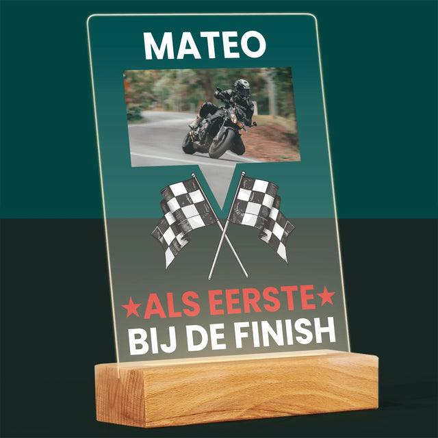 Foto En Handtekening: Als Eerste Bij De Finish - Afdruk Op Acrylglas (Verticaal)