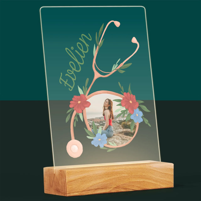 Foto En Handtekening: Stethoscoop Bloemen - Afdruk Op Acrylglas (Verticaal)