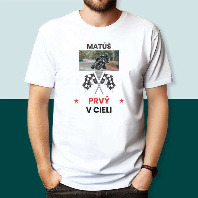 Zdjęcie I Podpis: Pierwszy Na Mecie - Koszulka Męska z Nadrukiem | SK